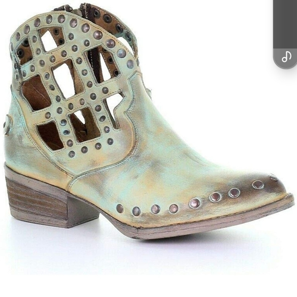 Green /tan studded Circle G studded booties